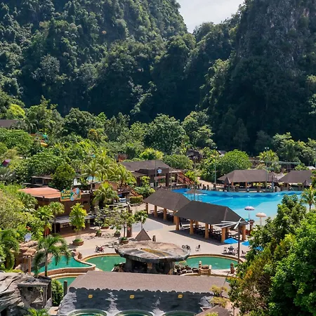 Ipoh Tambun Lost World Sunway Onsen Mina 3R2B 8Pax Exterior photo
